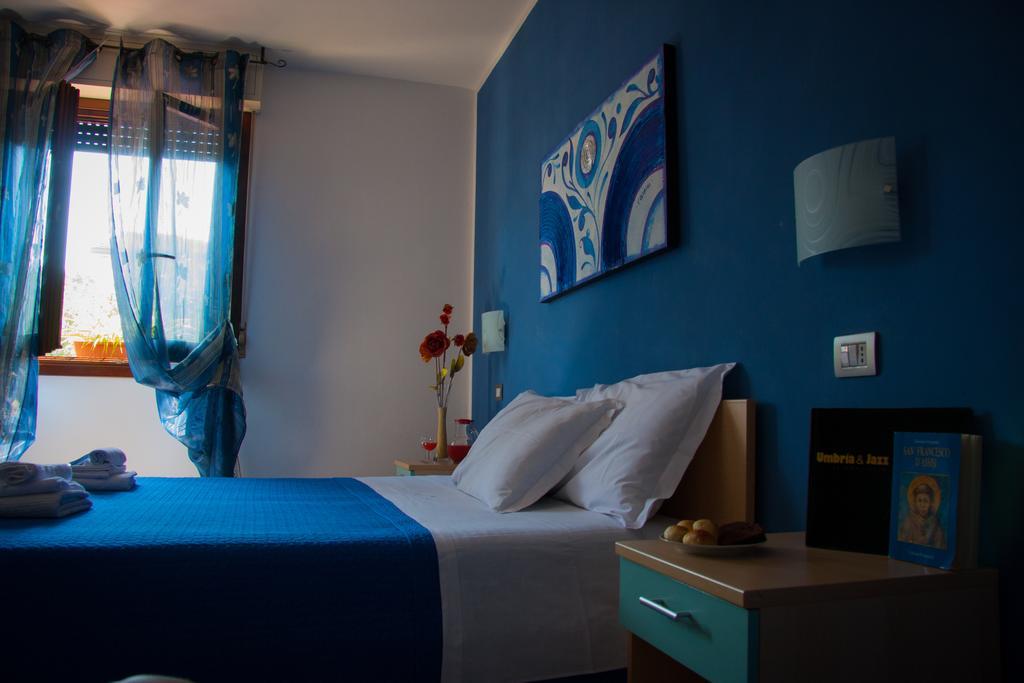 P&P Assisi Camere Bastia Umbra Værelse billede